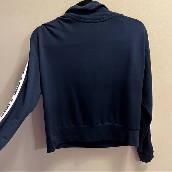 Long sleeves crop love shirt - Picture 4 of 5